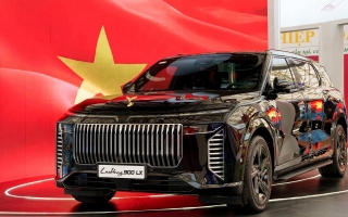 VinFast bàn giao lô xe Lạc Hồng 900 LX phục vụ các Nguyên thủ Quốc tế tham dự đại lễ kỉ năm 80 Quốc khách mùng 2/9, bao gồm cả xe chống đạn